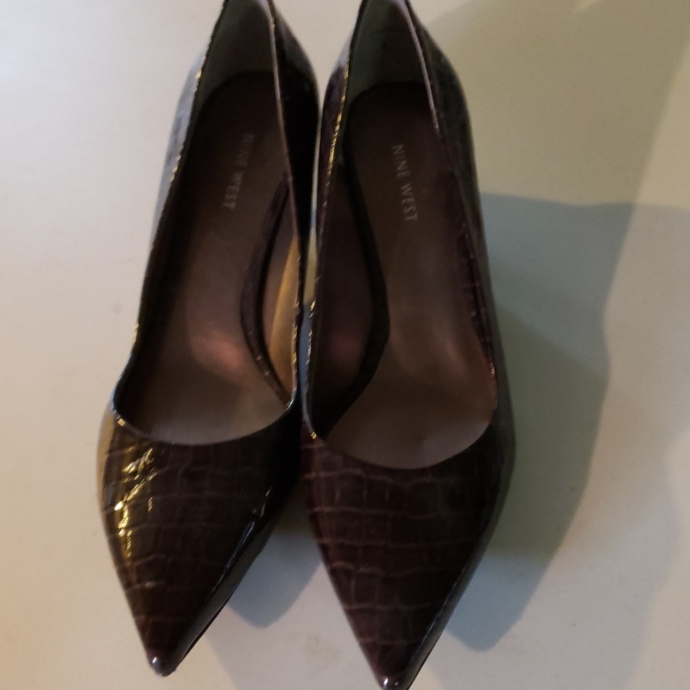 Nine west  brown kitten heel pumps